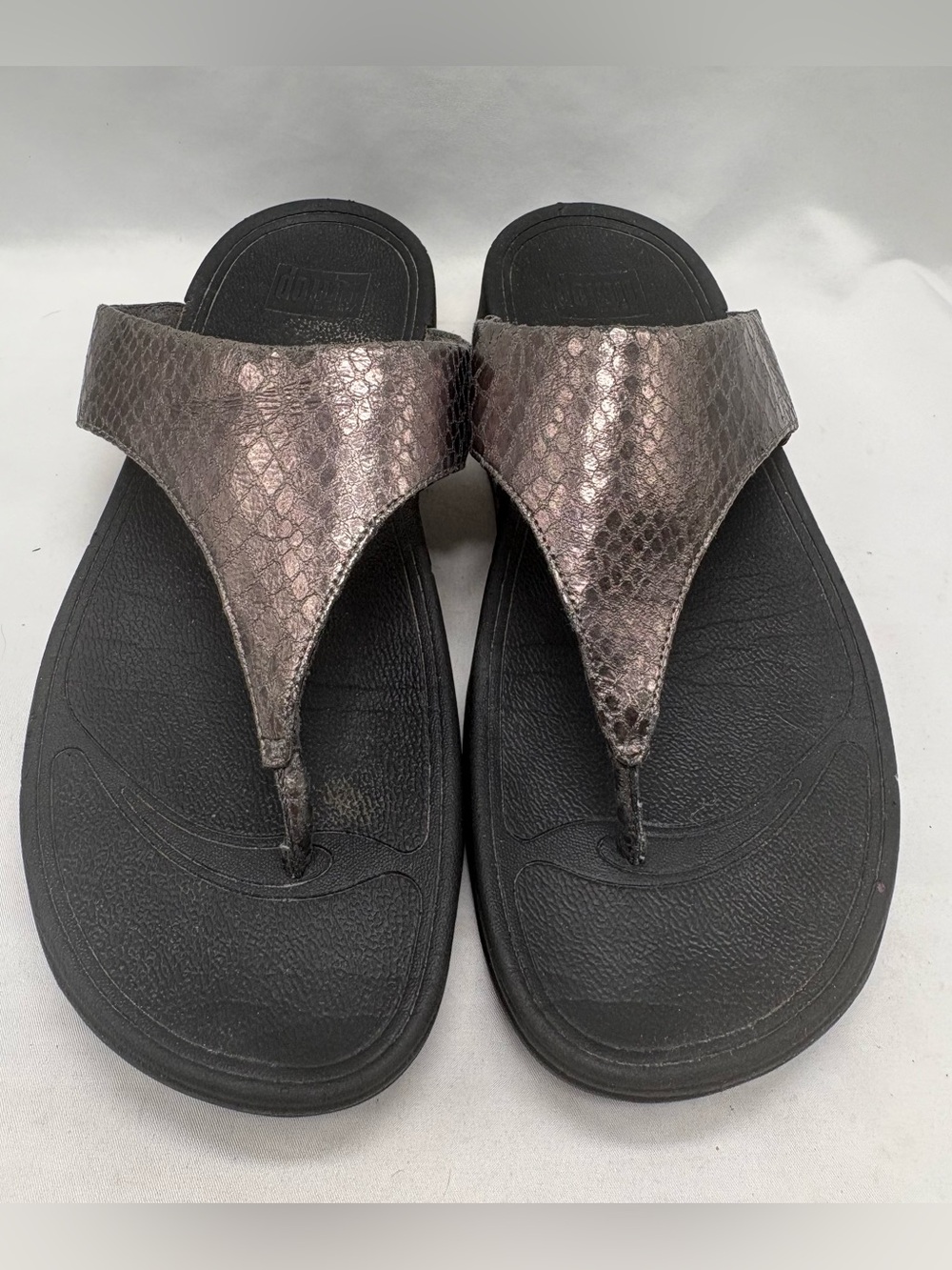 Fitflop LULU Embossed snake-effect Metallic Nickel Sandals Flip Flop Women's 10